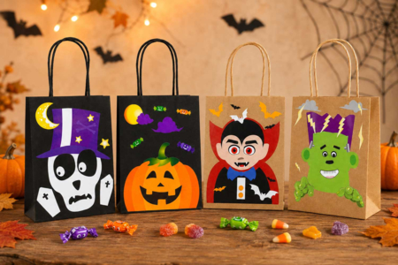Kit créatif Halloween : 4 sacs kraft noir + gommettes - Sacs à bonbons Halloween – 10doigts.fr