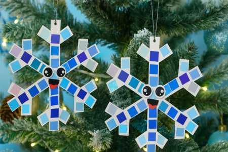 Kit flocons holographiques à suspendre - 4 pièces - Kits créatifs de Noël pour les enfants – 10doigts.fr