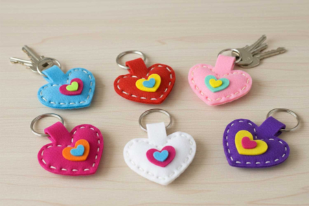 Kit porte-clés cœurs feutrine - 6 pièces - Kits Mercerie – 10doigts.fr