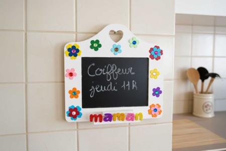 Craies blanches et couleurs - 24 pièces - Craies, tableaux et ardoises : l'espace de toutes les expressions – 10doigts.fr