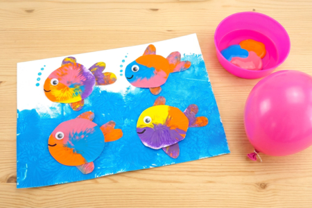 peinture au ballon - Activités manuelles océan : plongez dans un univers créatif et sensoriel – 10doigts.fr