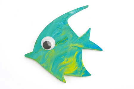 poisson peinture propre activité - Activités manuelles moins de 3 ans – 10doigts.fr