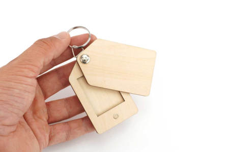 Porte-clés photo d'identité en bois - Bijoux et porte-clefs en bois – 10doigts.fr