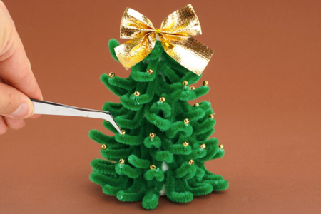 Sapin fil chenille tuto - Activités manuelles Noël – 10doigts.fr