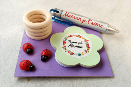 Mémo et stylo personnalisé pour la fête des mères - Tutos Fête des Mères – 10doigts.fr