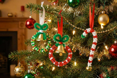 suspensions noel perles tripod - Petites décorations de Noël – 10doigts.fr