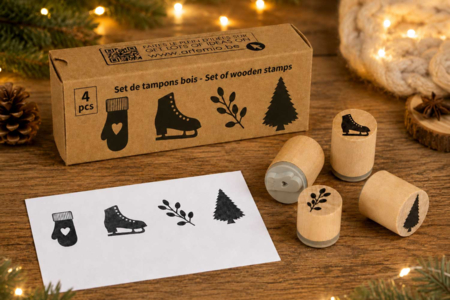 Tampons Noël en bois- 4 motifs assortis - Pochoirs et tampons de Noël – 10doigts.fr