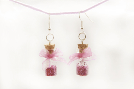 Boucles d'oreilles bouteilles violettes - Tutos Fête des Mères – 10doigts.fr