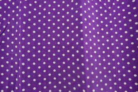 Coupon de tissu violet, pois blancs - 43 x 53 cm - Coupons de tissus – 10doigts.fr