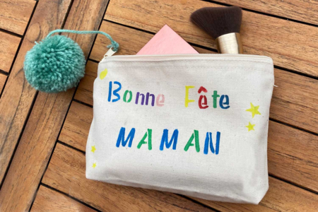 Trousse de maquillage "Bonne fête maman" - 10doigts.fr