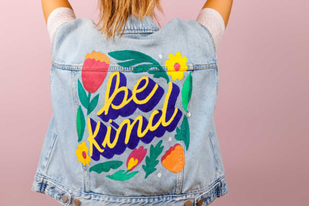 veste en jean peinture textile - Peinture textile – 10doigts.fr