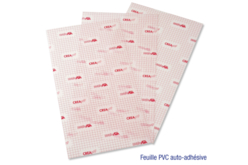 Feuille de PVC translucide adhésive (Polyphane) - 33 x 43 cm - Feuilles en plastique – 10doigts.fr