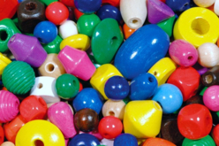 Perles en bois couleurs et formes assorties - Perles en bois – 10doigts.fr - 2