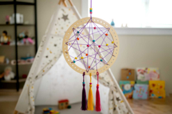 attrape reve enfant - Suspensions décoratives en bois - 10doigts.fr - 2