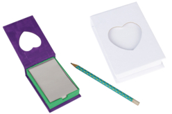Boîte à notes en carton blanc avec fenêtre Coeur - Carnets et blocs-notes en carton – 10doigts.fr