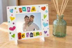 Cadre gommettes et strass - Gommettes Fête des parents : personnaliser vos cadeaux avec amour - 10doigts.fr - 2