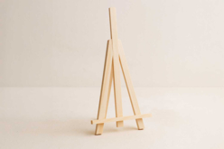Chevalet en bois (23.5 x 15.5 cm) - Chevalets pour enfants et supports d’exposition - 10doigts.fr