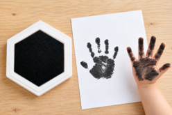 encreur noir empreinte de main enfants - Encreurs : une palette infinie de couleurs et de formats - 10doigts.fr