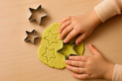 étoiles pâte à modeler - Emporte-pièces créatifs pour enfants - 10doigts.fr