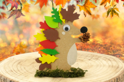 Louison le hérisson - Fleurs séchées, pommes de pin - 10doigts.fr