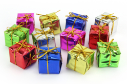Mini cadeaux décoratifs - Set de 12 - Motifs de Noel à coller – 10doigts.fr