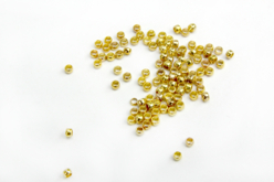 Perles rondes à écraser dorées - 100 pièces - Perles à écraser – 10doigts.fr