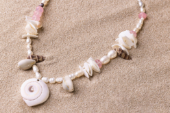 Perles coquillages - Assortiment de 120 gr - Perles Heishi et coquillages – 10doigts.fr - 2