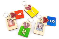 Porte-clés photo avec initiale - Bijoux et porte-clefs en bois - 10doigts.fr - 2