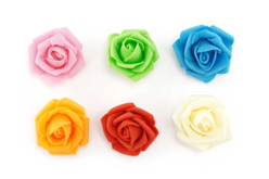 Roses 3D en caoutchouc souple - 30 pièces - Fleurs et feuilles décoratives – 10doigts.fr - 2