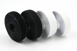 Bandes de velcro adhésif blanc ou noir - Velcro , scratch – 10doigts.fr