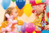 Ballons ronds, couleurs vives - 100 ballons - Ballons, guirlandes, serpentins – 10doigts.fr