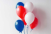 25 ballons bleu blanc rouge - Ballons, guirlandes, serpentins – 10doigts.fr