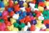 Set de 400 perles papillons 1,5 cm en plastique, couleurs opaques assorties - 10doigts.fr