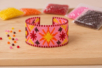 5 pochettes de perles de rocaille (jaune, orange, rouge, rose et marron) - Perles Rocaille – 10doigts.fr