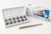 Boîte aquarelle Cotman, 12 demi-godets, pinceau de voyage, Winsor & Newton - Couleurs aquarelle – 10doigts.fr