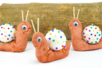 Escargot pâte à modeler et épingles à planter - Tutos Animaux – 10doigts.fr