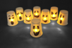 Fantômes lumineux avec des gobelets - Tutos Halloween – 10doigts.fr