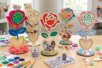 fleurs en bois cadre - Cadres et clips photos : des supports uniques pour afficher vos souvenirs – 10doigts.fr