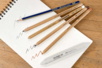 Kit d'esquisse Faber-Castell 6 pièces - Crayons graphite et mines pour le dessin – 10doigts.fr