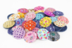 Mini chapeaux ronds à motifs - 50 pièces - Décorations à coller – 10doigts.fr