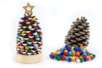 sapin DIY pomme de pin - Activités manuelles bricolages de Noël – 10doigts.fr