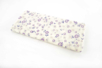 Coupon de tissu imprimé fleurs violettes - 43 x 53 cm - Coupons de tissus – 10doigts.fr