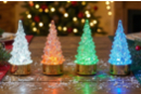 Sapins de Noël LED multicolores - 4 pièces - Articles lumineux, guirlandes et bougies LED - 10doigts.fr