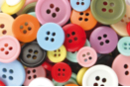 Boutons ronds en plastique - Environ 300 boutons - Boutons - 10doigts.fr