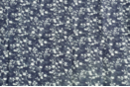 Coupon de tissu bleu imprimé fleurs blanches - 43 x 53 cm - Coupons de tissus 30124 - 10doigts.fr