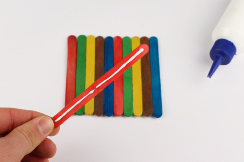 Pot à crayons en bâtonnets