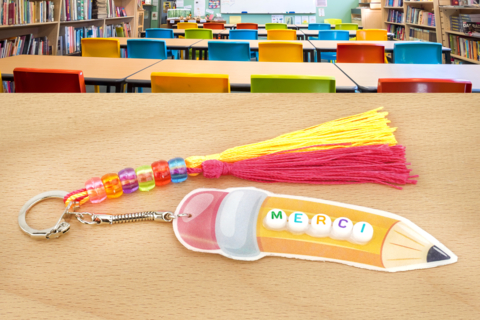 Porte-clés crayon et pompons
