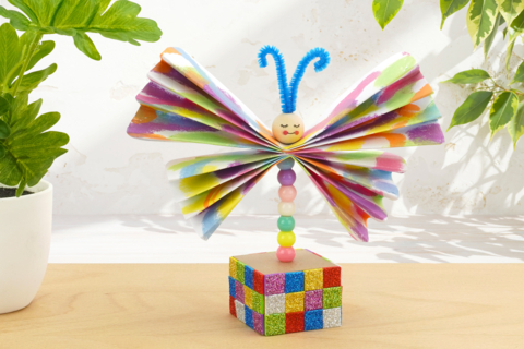 Papillon sur socle