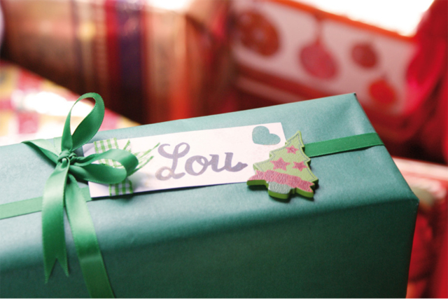 Sapins de Noël en bois décoré  - Déco en bois peints - 10doigts.fr