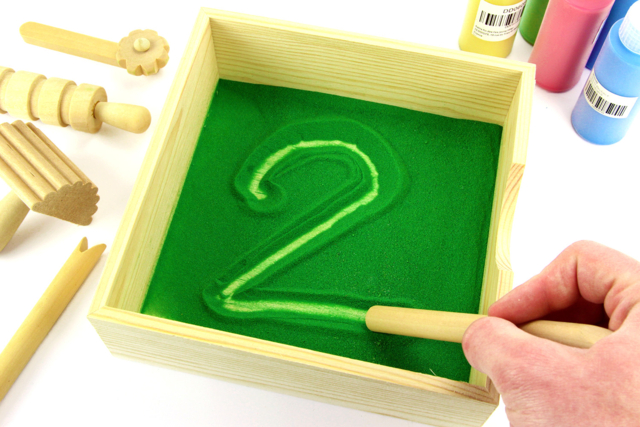Activité Montessori : Bac à sable - Apprentissage et dessin - Sable créatif - 10doigts.fr